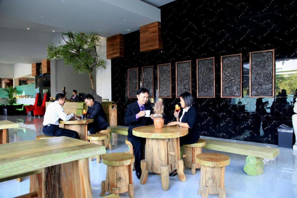 Bukit Daun Hotel And Resort Kediri  Eksteriør bilde