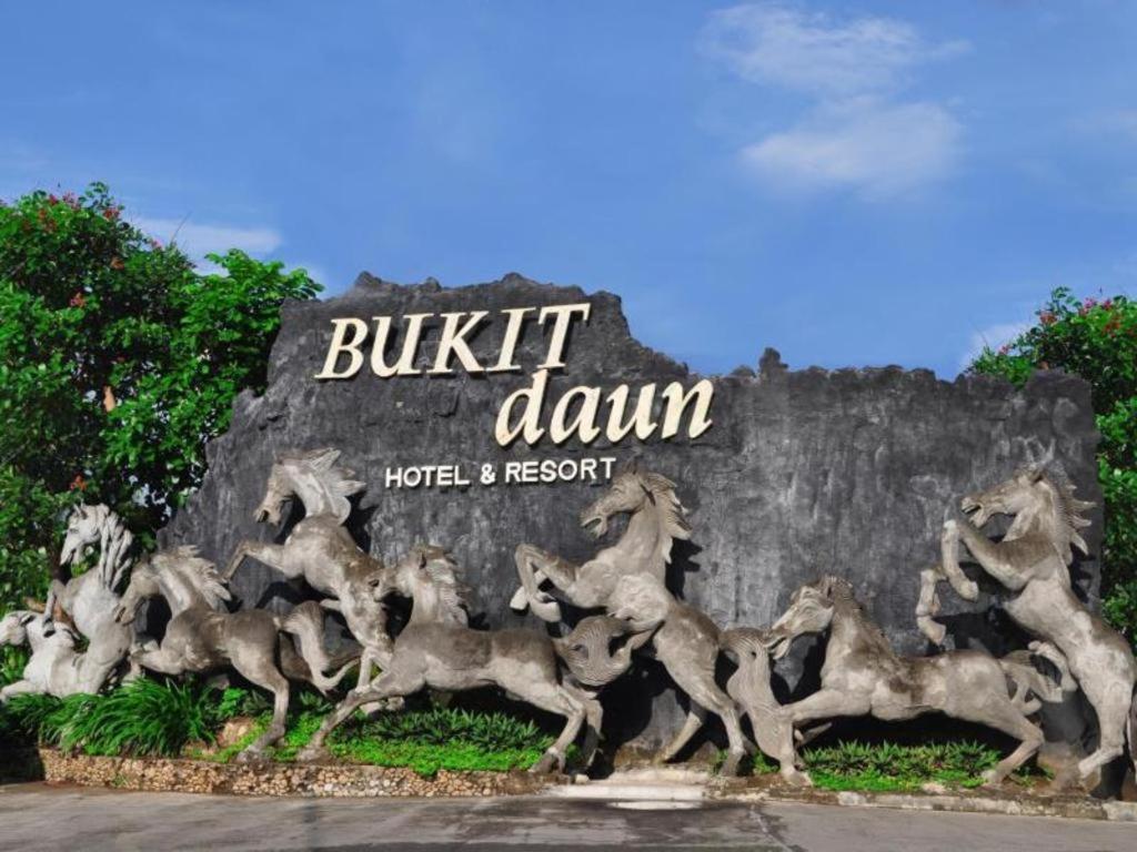 Bukit Daun Hotel And Resort Kediri  Eksteriør bilde