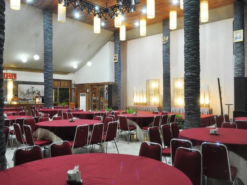 Bukit Daun Hotel And Resort Kediri  Eksteriør bilde