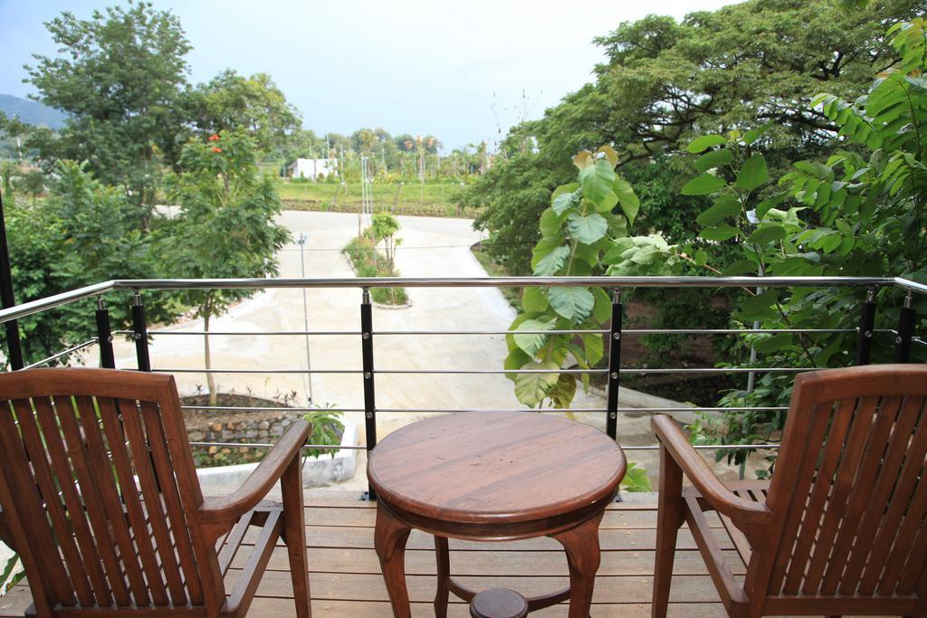 Bukit Daun Hotel And Resort Kediri  Eksteriør bilde