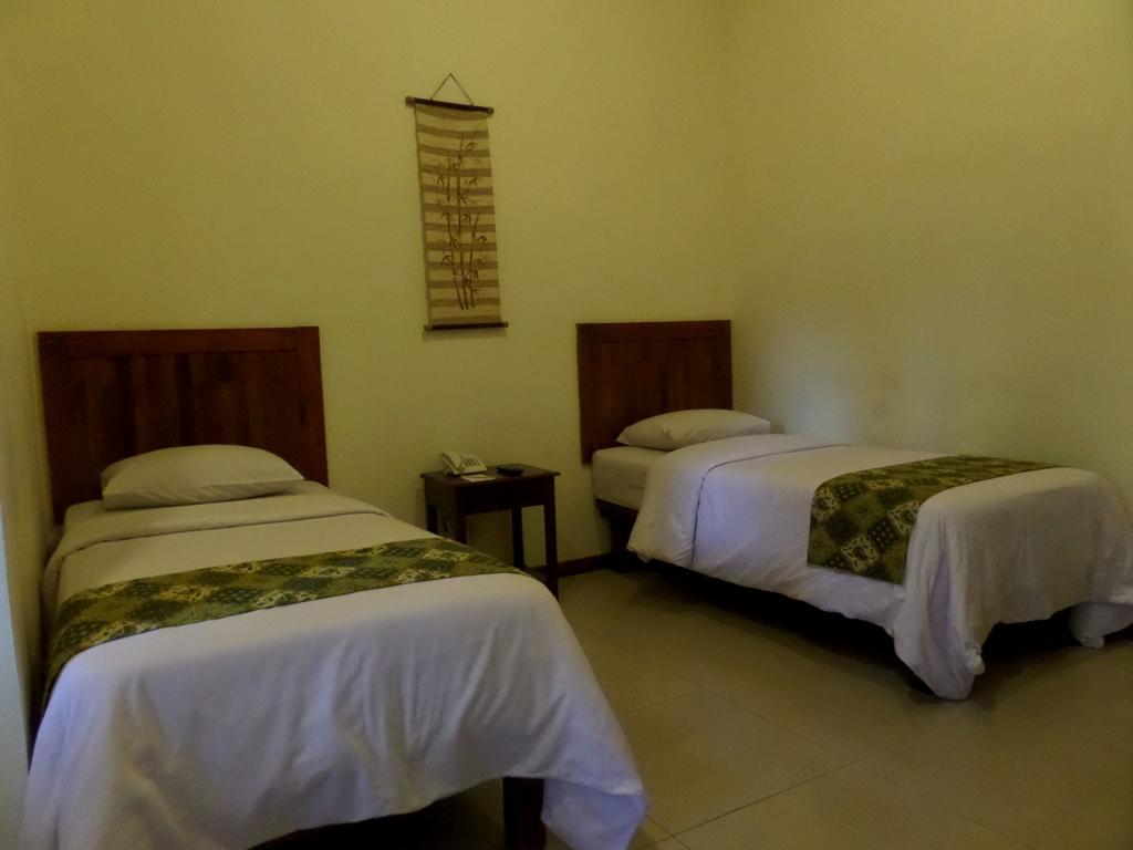 Bukit Daun Hotel And Resort Kediri  Eksteriør bilde