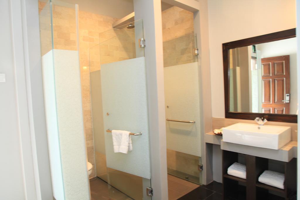Bukit Daun Hotel And Resort Kediri  Eksteriør bilde