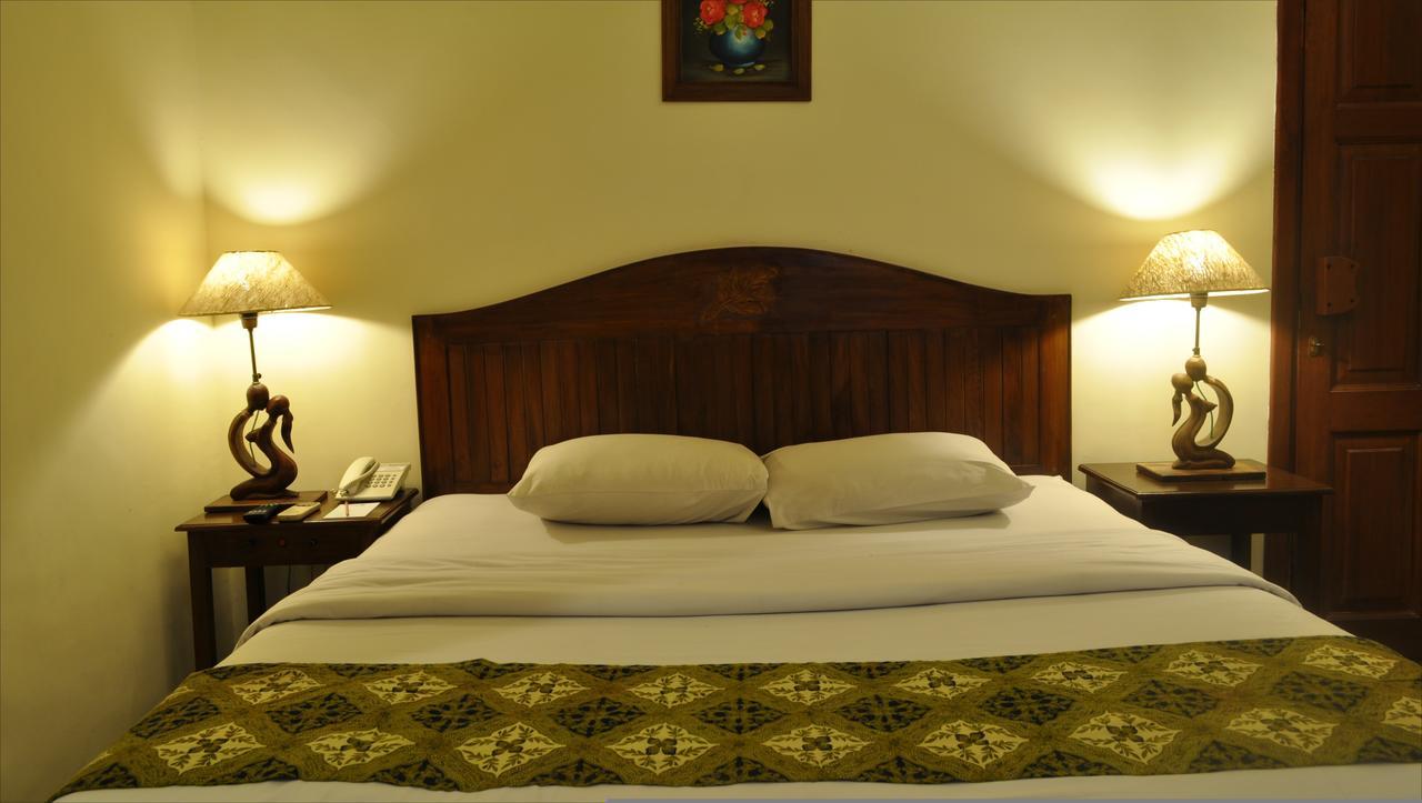 Bukit Daun Hotel And Resort Kediri  Eksteriør bilde