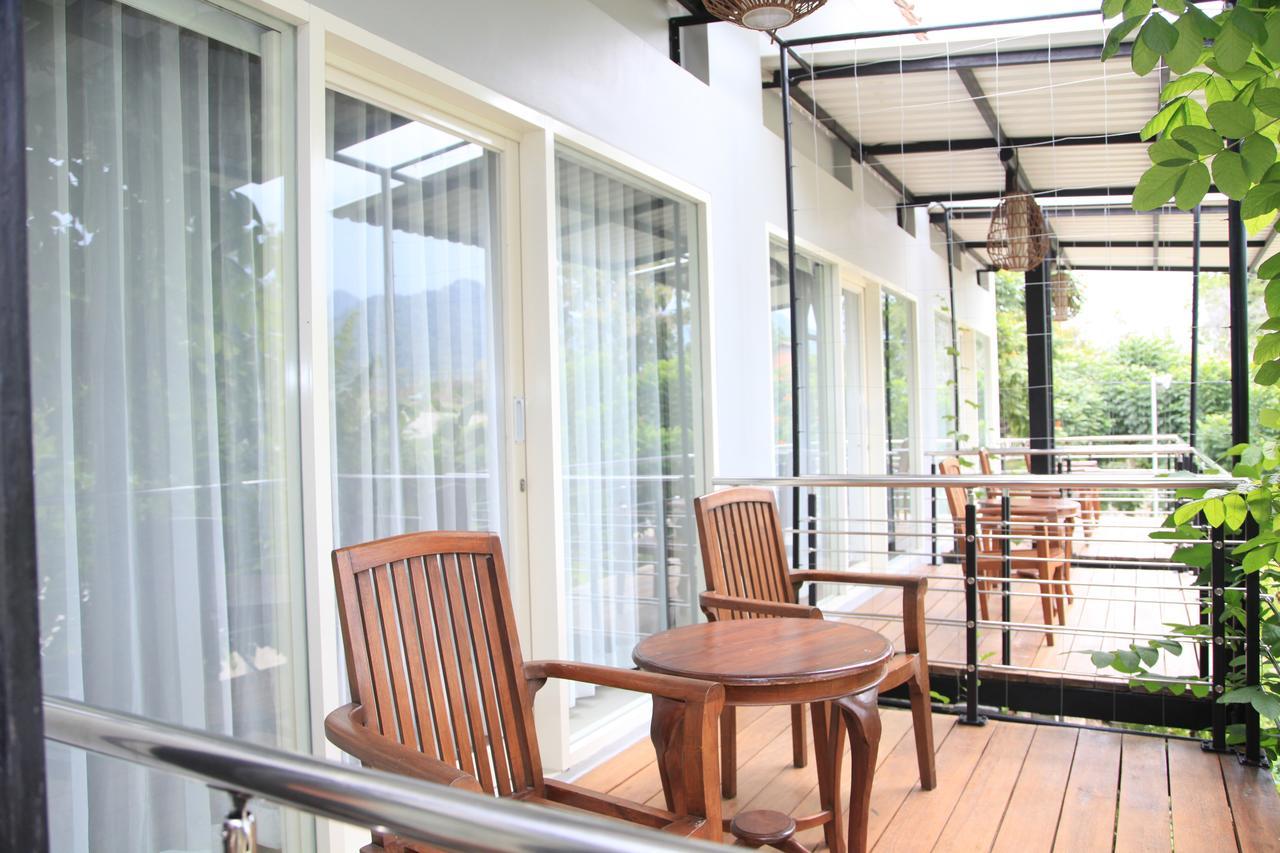 Bukit Daun Hotel And Resort Kediri  Eksteriør bilde