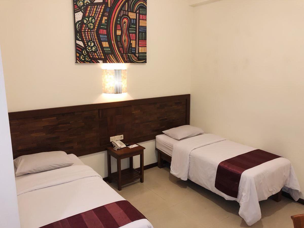 Bukit Daun Hotel And Resort Kediri  Eksteriør bilde