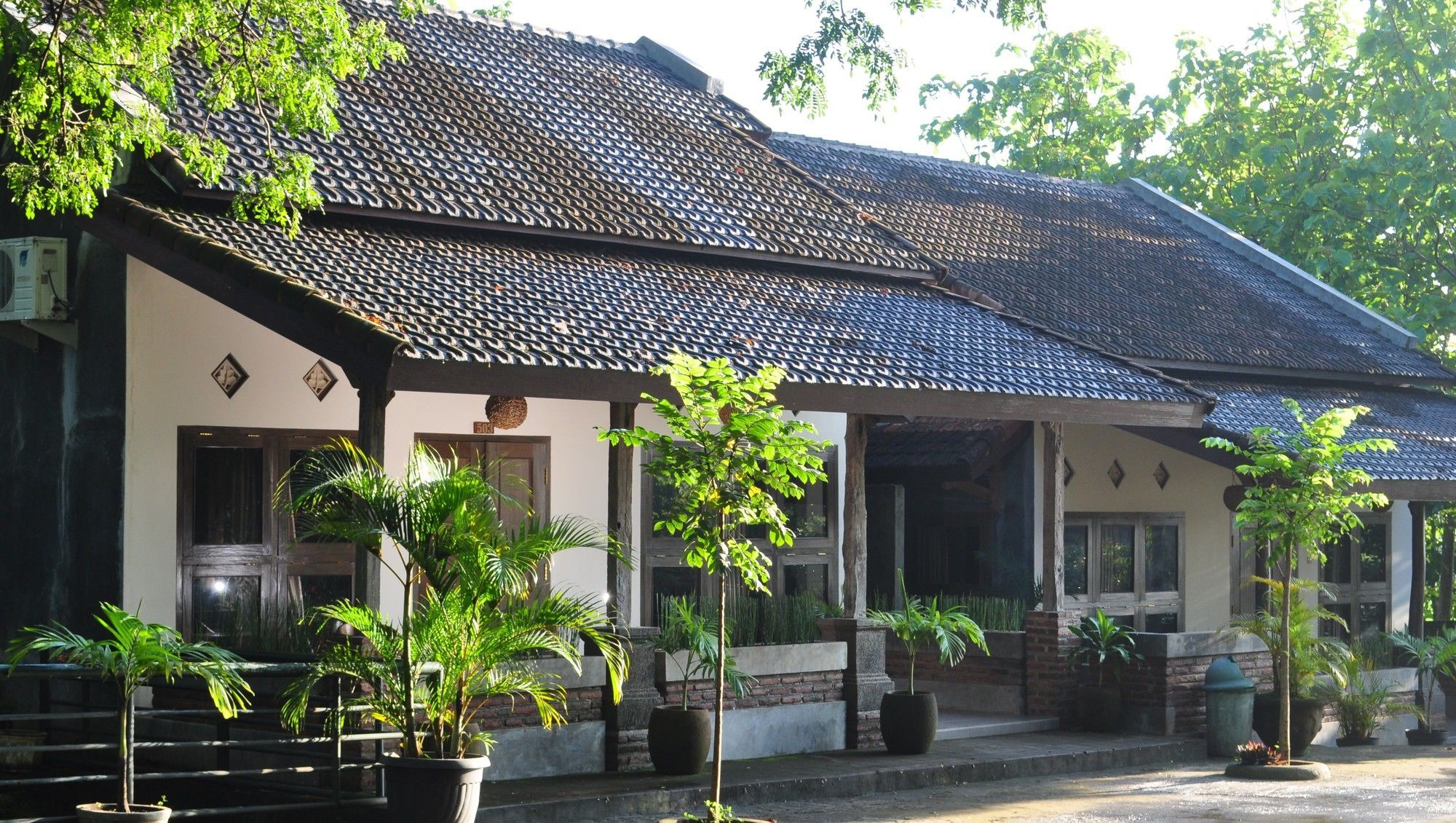 Bukit Daun Hotel And Resort Kediri  Eksteriør bilde